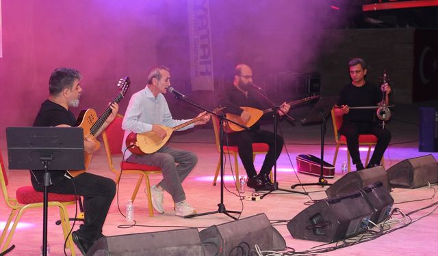 Sanatçı Cengiz Özkan, Hatay'daki konserini şehitler nedeniyle yarıda kesti