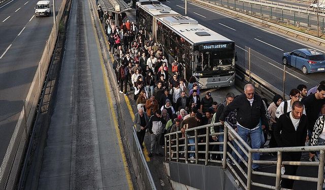Metro Durdu Ankara’da Sabah Trafiği Arttı