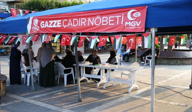 Adana'da Filistin'e destek için çadır nöbeti tutuluyor