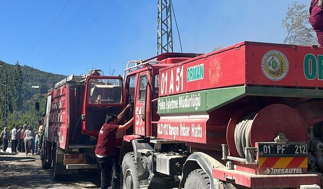 Adana'da iki katlı evde çıkan yangın ormana sıçramadan söndürüldü