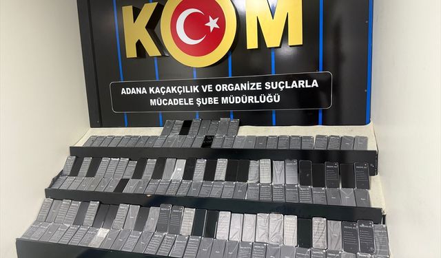 Adana'da tırda kaçak 149 cep telefonu ele geçirildi
