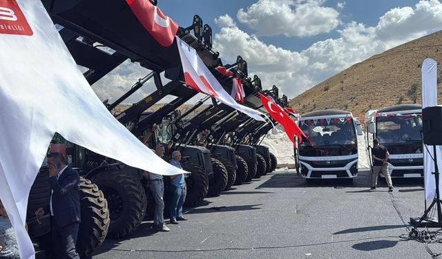 Başkan Olcar Kadirli’de Araç Filosu Güçleniyor