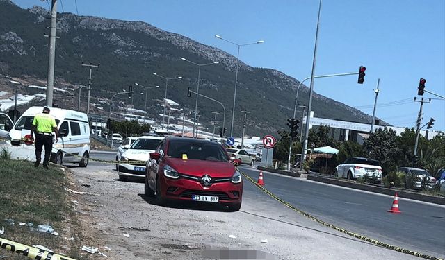 Mersin'de av tüfeğiyle öldürülen kadının cenazesi toprağa verildi