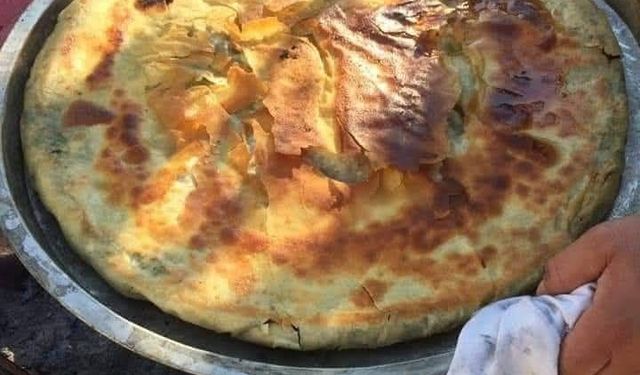 Odun Ateşinde Sini Böreği Bir Aydın Efsanesi