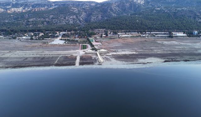 Burdur Gölü son 50 yılda hacminin yarısına yakınını kaybetti