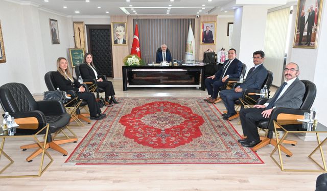 Eczacılar Odası yönetiminden Isparta Belediye Başkanı Başdeğirmen'e ziyaret