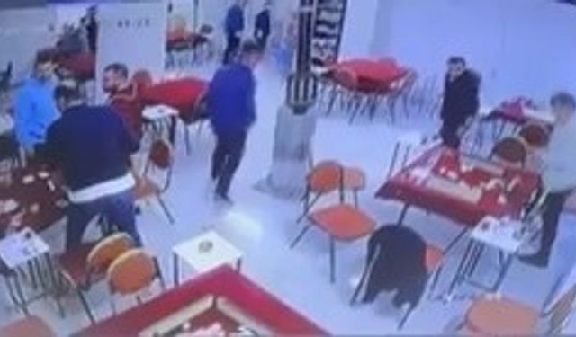 Okey Masasında Deprem Paniği! Sındırgı Sarsıntısı Bursa Kahvehanesinde Böyle Yakalandı