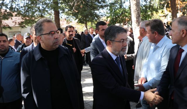 Tarım ve Orman Bakan Yardımcısı Gümen'in annesinin cenazesi Burdur'da toprağa verildi