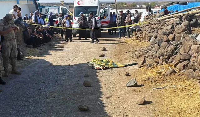 Siverek’te Feci Kaza: 1 Yaşındaki Çocuk Kepçenin Altında Kaldı