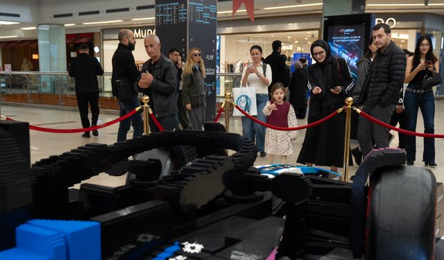 400 bin 'lego' parçasıyla yapılan Formula 1 aracı Ankara'da sergileniyor