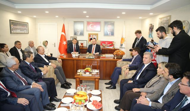 AK Parti Genel Başkan Yardımcısı Büyükgümüş, AK Parti Antalya İl Başkanlığında konuştu: