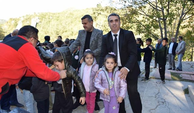 Andırın’da 1820 Öğrenciye Mont Yardımı Yapıldı