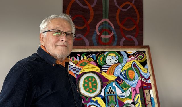 Annesinin halı tezgahında öğrendiği dokumayı akademik kariyerine taşıdı