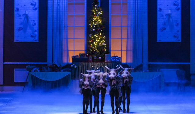 Antalya Devlet Opera ve Balesi 'Fındıkkıran' balesini sahneledi