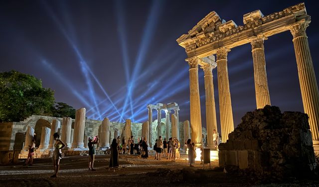 Antalya, tüm zamanların en yüksek ekim ayı ziyaretçi rekorunu kırdı