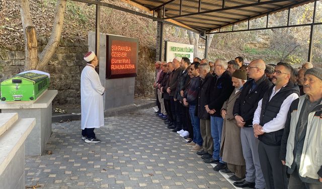 Antalya'da otomobilin çarpması sonucu ölen çocuğun cenazesi Kayseri'de defnedildi