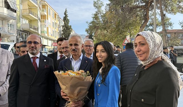 Bakan Uraloğlu, AK Parti Burdur İl Başkanlığı'nda konuştu: