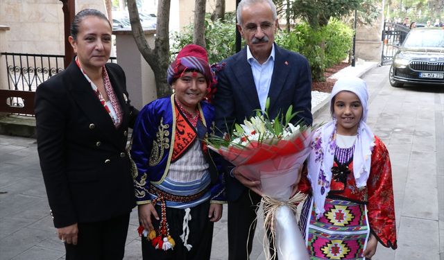 Bakan Uraloğlu 'Burdur-Tefenni-Çavdır Yolu'nun açılış töreninde konuştu: