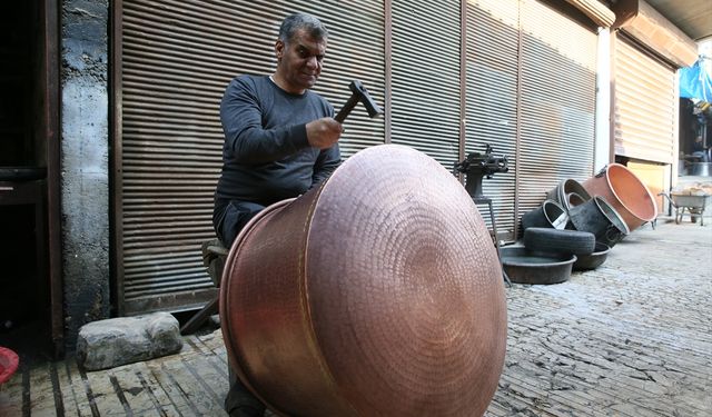 Bakırcılığın Kahramanmaraş'taki son temsilcileri mesleği yaşatmaya çalışıyor