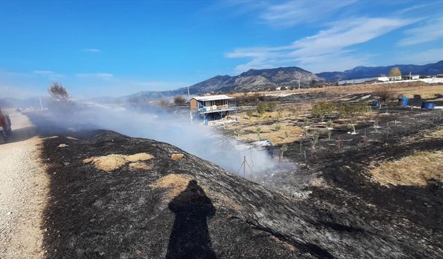 Bucak'ta arazide çıkan ot yangını söndürüldü