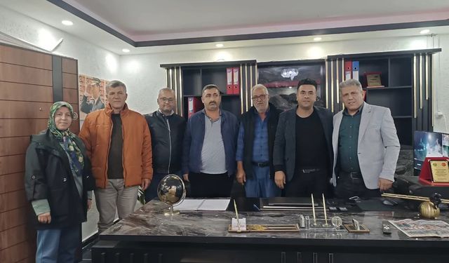 Erzin Yörük Türkmen Kültür Derneği’nden Hüsnü Varsak’a Teşekkür Ziyareti
