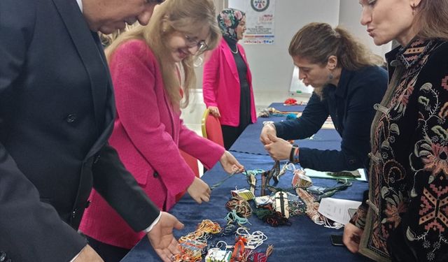 Geleneksel çarpana dokuma Antalya'da modern tasarımla buluştu