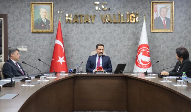 Hatay Valisi Masatlı deprem yaralarının sarılmasına katkı sunan öğretmenleri ağırladı