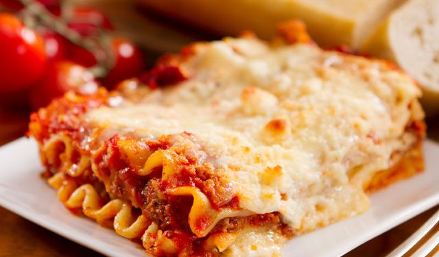 Evde Restoran Lezzeti: Tam Ölçülü Lazanya Nasıl Yapılır?