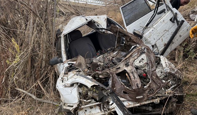 Kahramanmaraş'ta otomobilin köprüden düşmesi sonucu 2 kişi yaralandı
