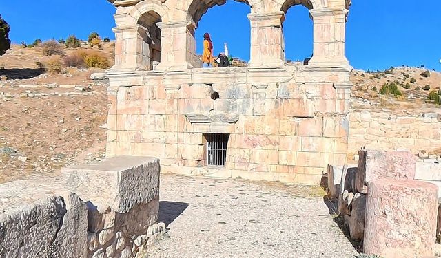 Kümbet Dağlarının Eteklerinde Tarih Şarköy Comana