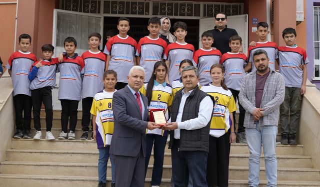 Mehmetli’de Öğretmenler Günü Coşkusu