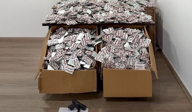 Mersin'de 448 bin uyuşturucu hap ele geçirildi