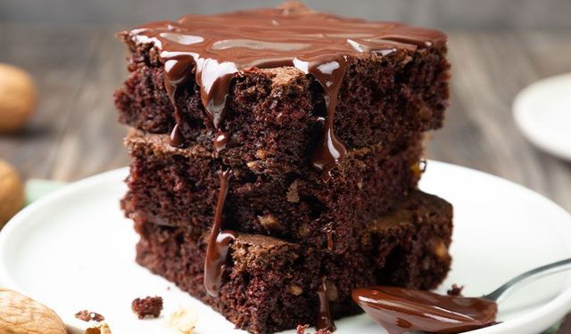 Bol Soslu Islak Kek Tarifiyle Sufle Lezzeti Evde