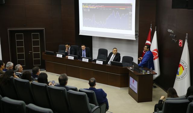 Adana'da 'Reel Sektör Şirketleri İçin Kur Riski Yönetimi ve Korunma' paneli düzenlendi