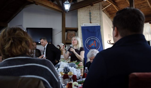 Akdeniz Üniversitesi Rektörü Prof. Dr. Özkan, öğrenci topluluk başkanlarıyla buluştu