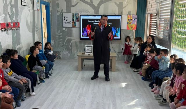 Anamur Cumhuriyet Başsavcısı Tanju Çatlı, anaokulu öğrencileriyle buluştu