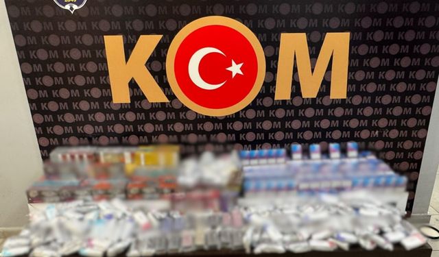 Antalya'da kaçakçılık ve sahtecilik operasyonlarında 4 kişi tutuklandı