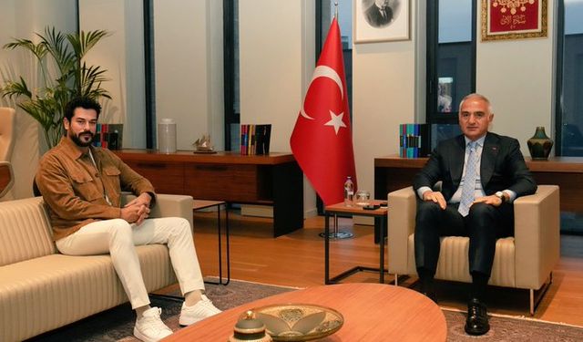 Bakan Ersoy ve Burak Özçivit’ten Sürpriz Buluşma!