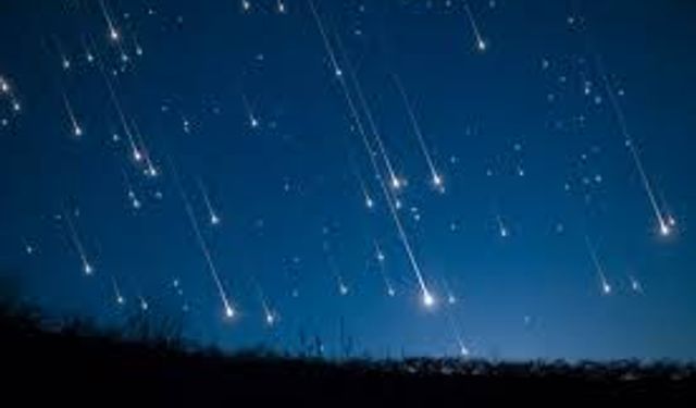 Burdur’da Gökyüzünü Aydınlatan Göktaşı Yağmuru Başladı!