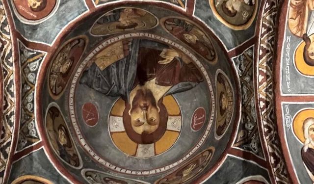 Karanlık Kilise’nin Bin Yıllık Freskleri Büyülüyor