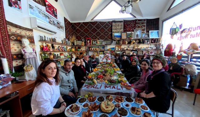Mersin'de Tutum, Yatırım ve Türk Malları Haftası kutlandı
