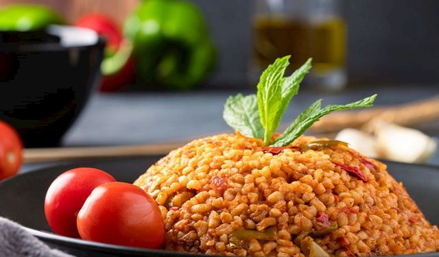 Osmaniyeliler İçin Bol Soğanlı Bulgur Pilavı Nasıl Yapılır?