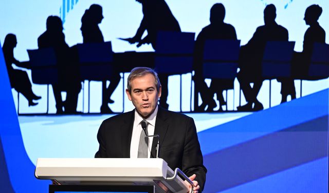 'Turizmde İnsan Kaynakları Zirvesi' Antalya'da düzenlendi