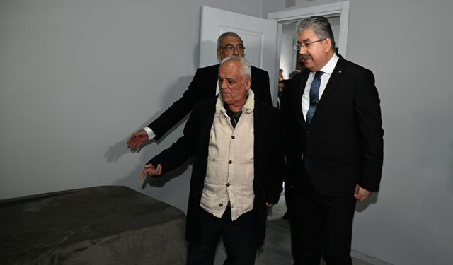 Vali Yılmaz Niyazi Özdemir’in Yeni Evini Teslim Etti
