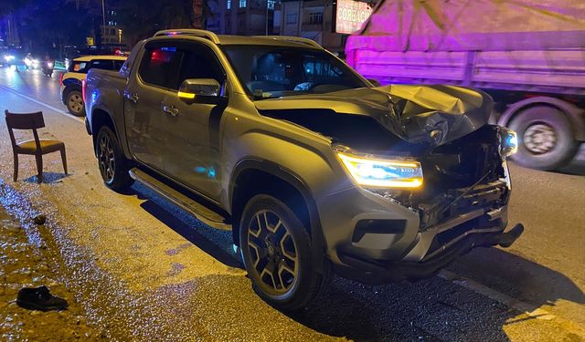 Antalya'da kamyonetle çarpışan elektrikli bisiklet sürücüsü öldü