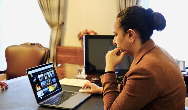 Burdur Valisi Bilgihan, AA'nın 'Yılın Kareleri' oylamasına katıldı