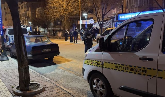 Burdur'da bıçaklı kavgada 2 kişi yaralandı