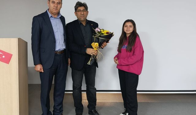 Göktürk’te Dil Şöleni Dr. Ahmet Doğru Gençlerle Buluştu