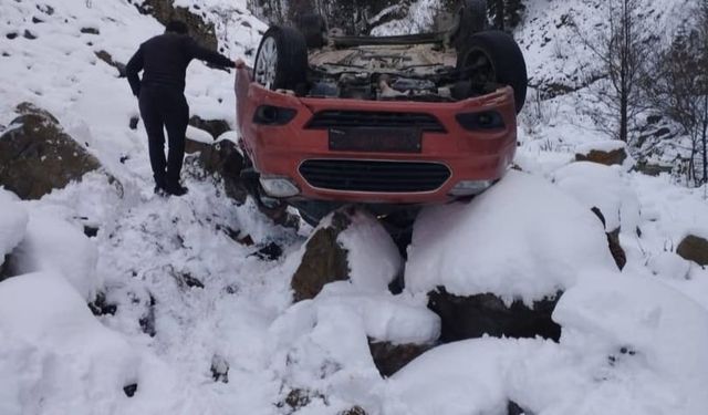 Gümüşhane’de Kamyonet Dereye Yuvarlandı 5 Yaralı