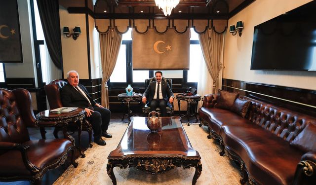 Hatay Valisi Masatlı, Yeşilay Şube Başkanı Kuyubaşıoğlu'nu kabul etti